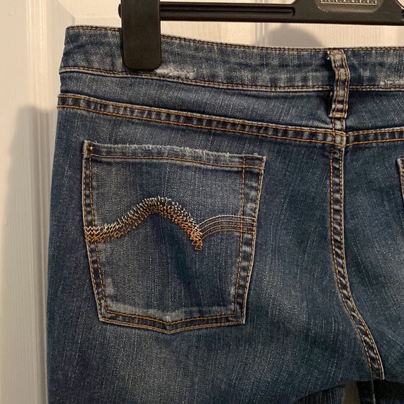Silver Jeans Petite Size 32 Distressed Flare jeans - Picture 11 of 14